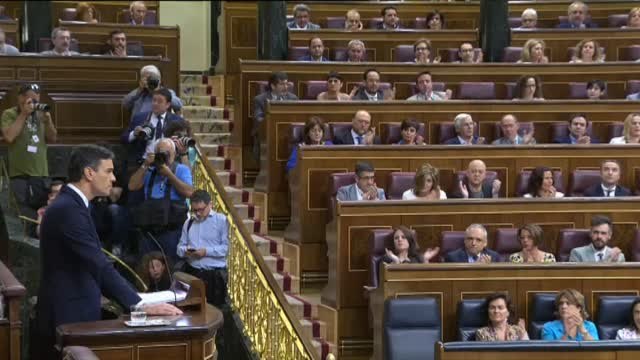 15 meses de pugna legal y política para sacar a Franco del Valle de los Caídos