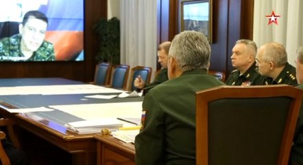 Rusya'dan tepki çekecek hareket! Rusya Savunma Bakanı, teröristbaşı Mazlum Kobani ile canlı bağlantı kurdu