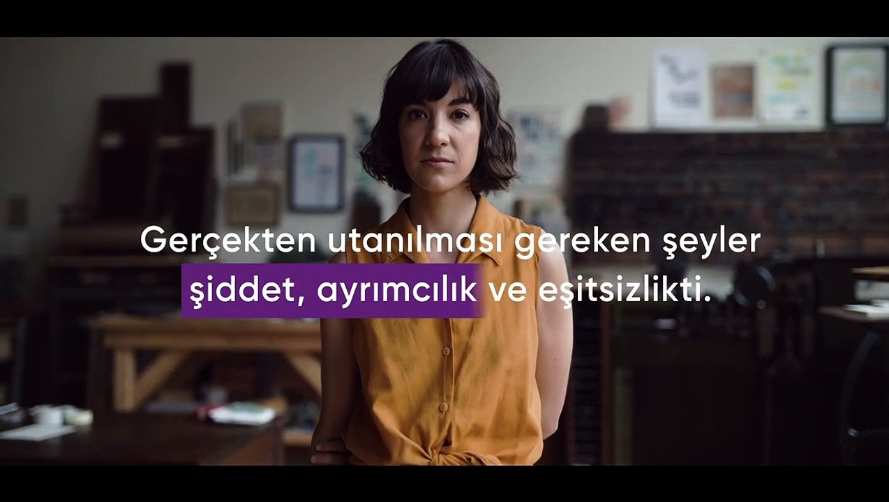 Özel olarak hazırlanmış gazete tasarımı ile  kadına yönelik şiddete dikkat çekildi