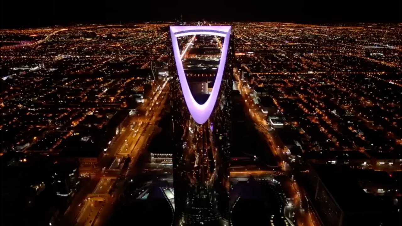 أشهر مطعم بين مشاهير هوليود في موسم الرياض الت...