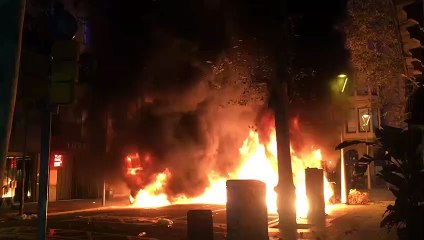 Continúan los disturbios en la calle Trafalgar