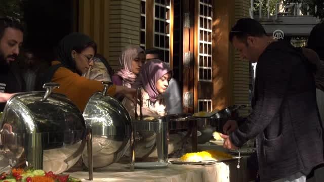 Türkiye'nin Tahran Büyükelçiliği İran'daki Türk öğrencileri buluşturdu -TAHRAN