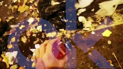 Los CDR lanzan bolas de acero, piolets y pilas contra los policías en Vía Laietana