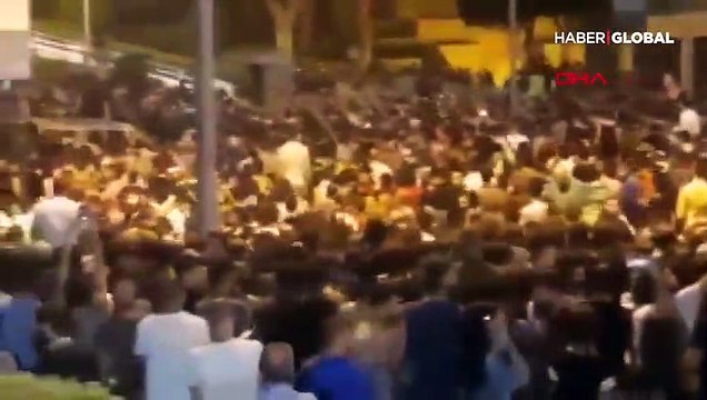 Lübnan'da, hükümet karşıtı protestolarda 2 kişi öldü
