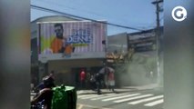 Carro pega fogo em avenida na Serra
