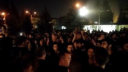 Öğrencilerden protokole tepki