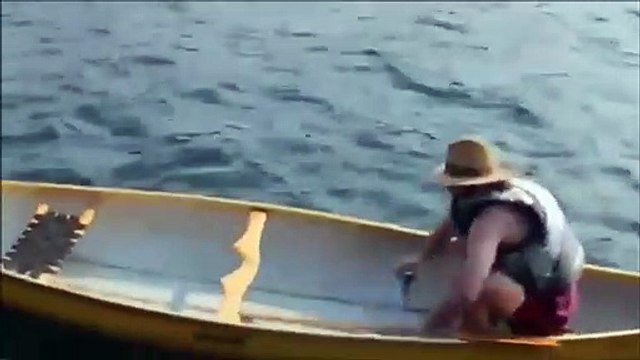 Voilà comment on accueille les vrais amis... Douloureux