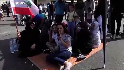 Βίαιες διαδηλώσεις με δύο νεκρούς στην «Επανάσταση του WhatsApp».