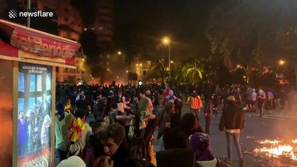 Catalan protesters continue to clash with police in Barcelona