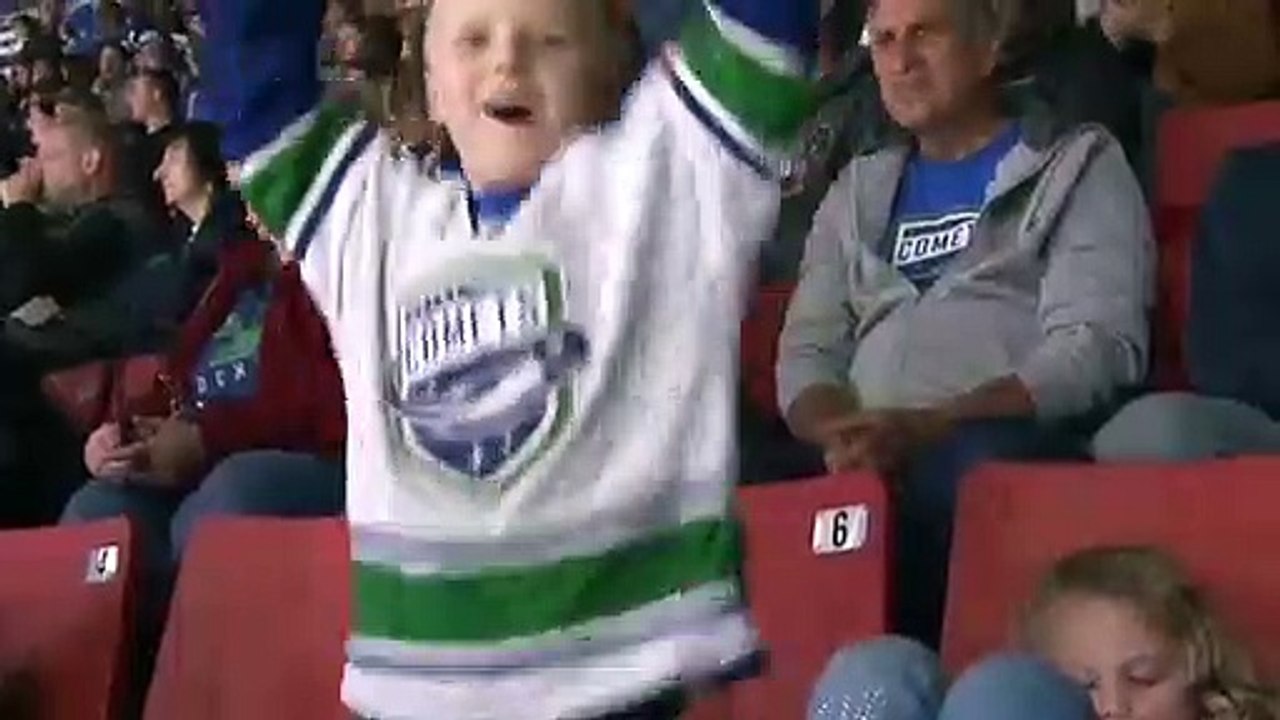Utica Comets 8, Charlotte Checkers 2