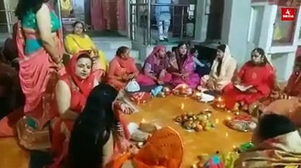 महिलाओं ने पतियों की लंबी उम्र के लिए मनाया करवाचौथ का त्यौहार #KarwaChauthSpecial