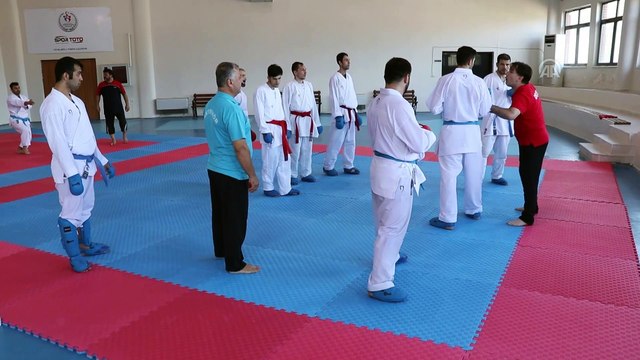 İşitme engelli milli karateciler başarıya odaklandı - KARABÜK