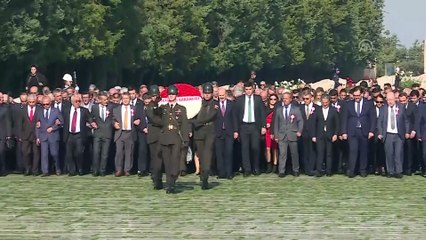 İçişleri Bakanı Soylu, muhtarlarla birlikte Anıtkabir'i ziyaret etti - ANKARA