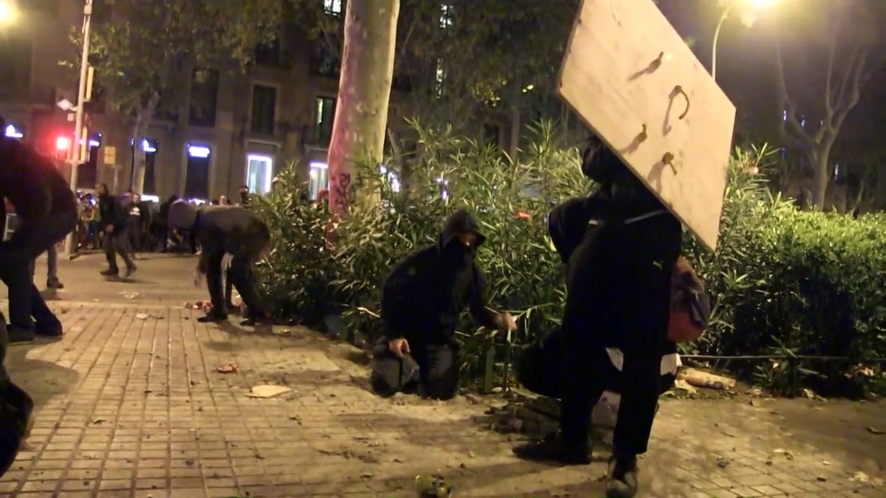 Heftige Gewalt nach Massendemo in Barcelona