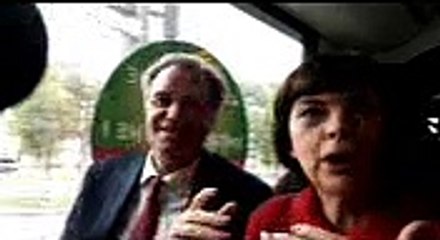 Mireille Mathieu lance le tramway d'Avignon