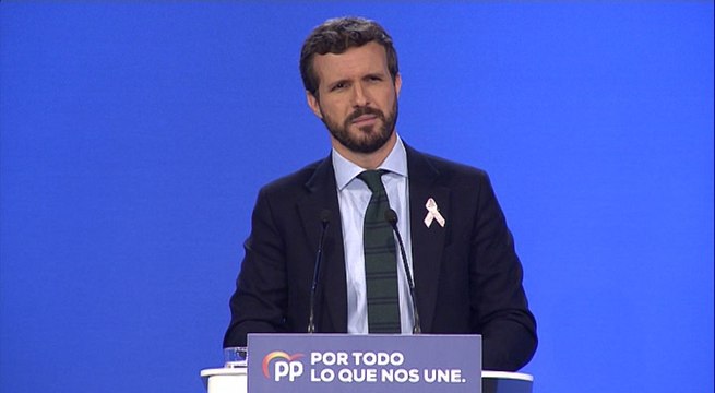 Casado avisa a Sánchez que tiene que restablecer la ley y el orden