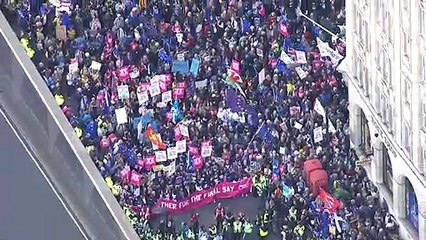 Thousands gather in central London for People's Vote march
