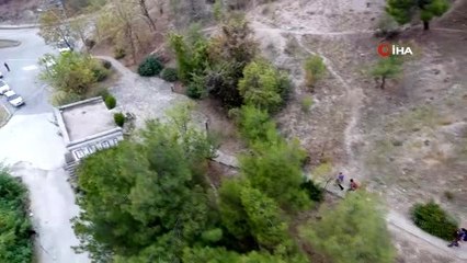 Boyabat kalesinde 1 haftadır mahsur kalan köpekler kurtarıldı