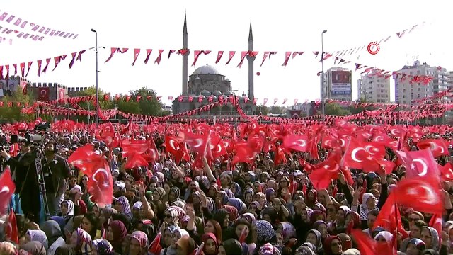 Milli Savunma Bakanı Hulusi Akar: 'Biz uluslararası hukukun yasakladığı hiçbir silahı ve kimyasal silahı kullanmadık. Bugüne kadar gerçekleştirdiğimiz tüm operasyonlarda hiçbir ülkenin göstermediği hassasiyeti gösterdik'