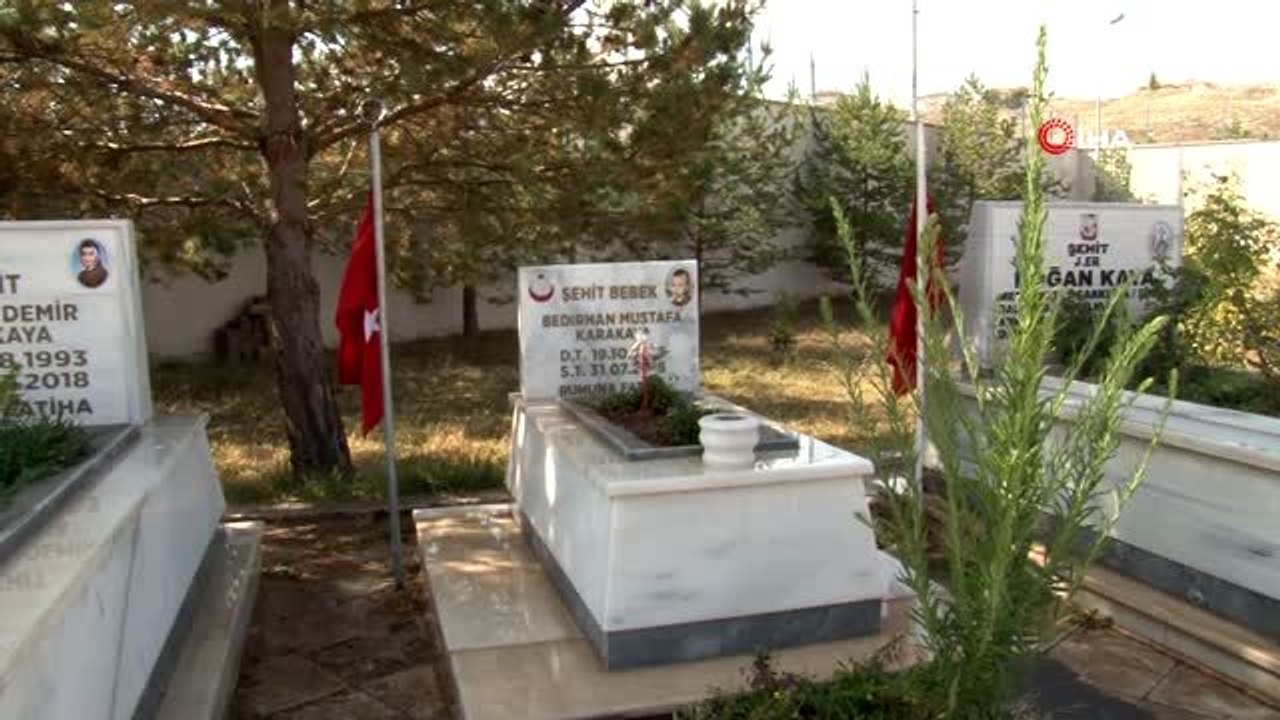 En buruk doğum günü... Şehit Bedirhan bebek 2. yaş gününde mezarı başında anıldı