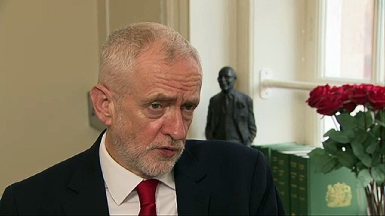 Corbyn: 'PM must seek Brexit delay'