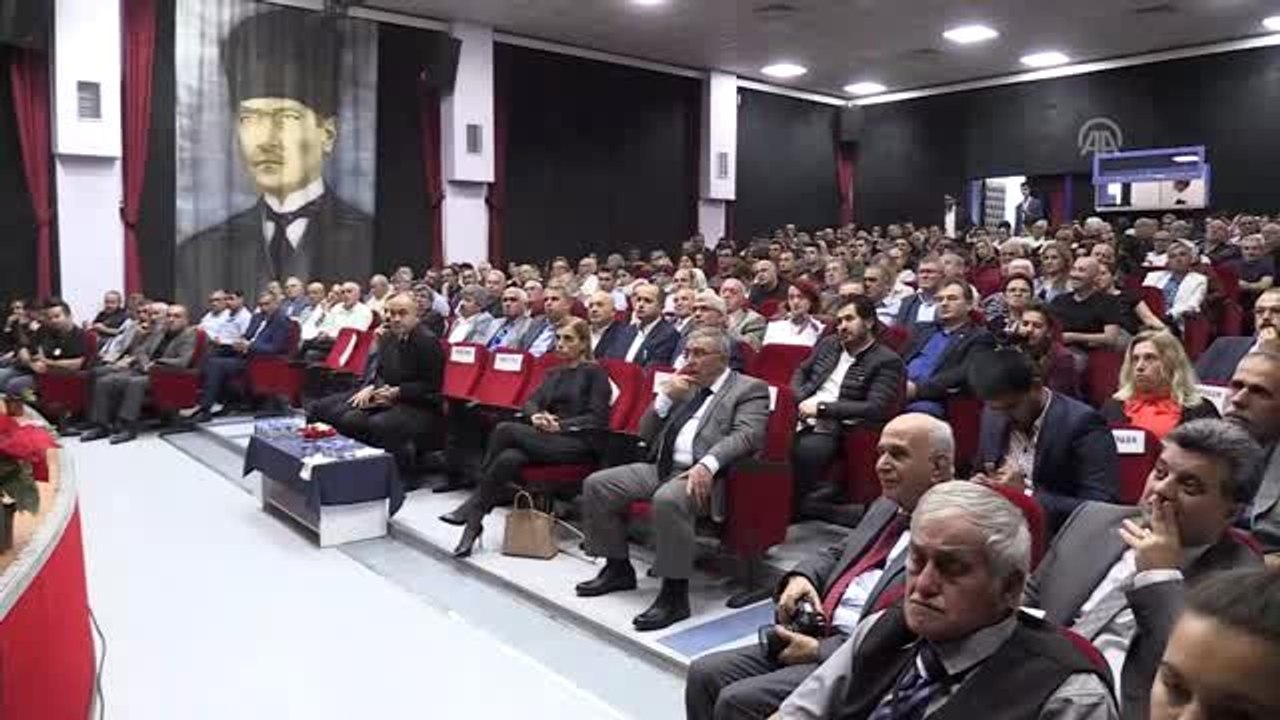 Derviş Eroğlu: "Kıbrıs Türklerinin en büyük şansı Türkiyeli Türklerdir"