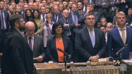 El Gobierno británico retira la votación del acuerdo del "brexit"