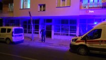Polis kapıyı açtırdı, iki genç evde ölü bulundu