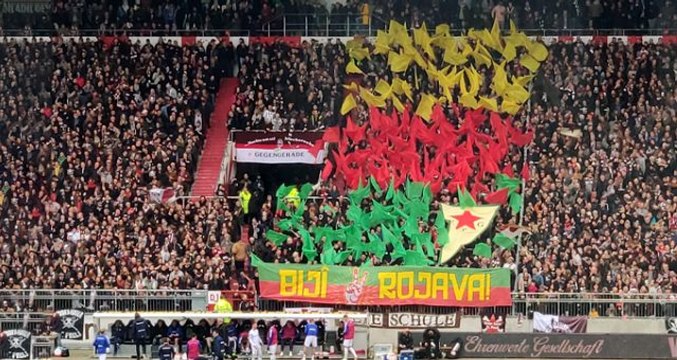 Barış Pınarı'na destek veren ve kadro dışı kalan Enver Cenk Şahin'in takımı St. Pauli'nin maçında terör örgütüne destek