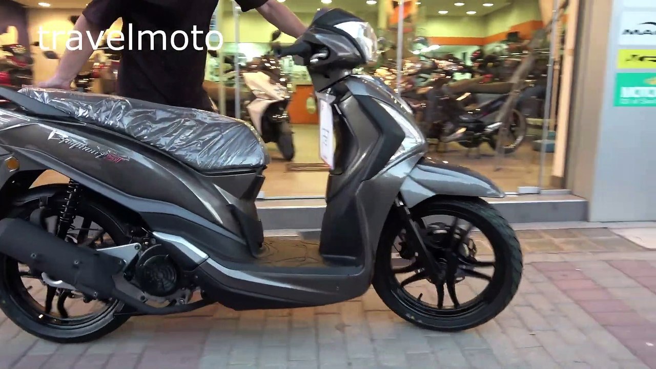 unboxing the SYM Symphony ST 200i