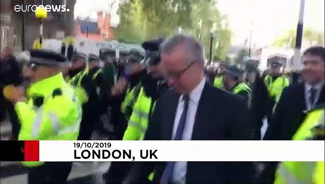 'Shame on you' - pro-EU protesters shout at British ministers leaving parliament