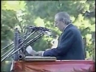 Alberto Candeau lectura de la proclama - Obelisco - 27 de noviembre de 1983