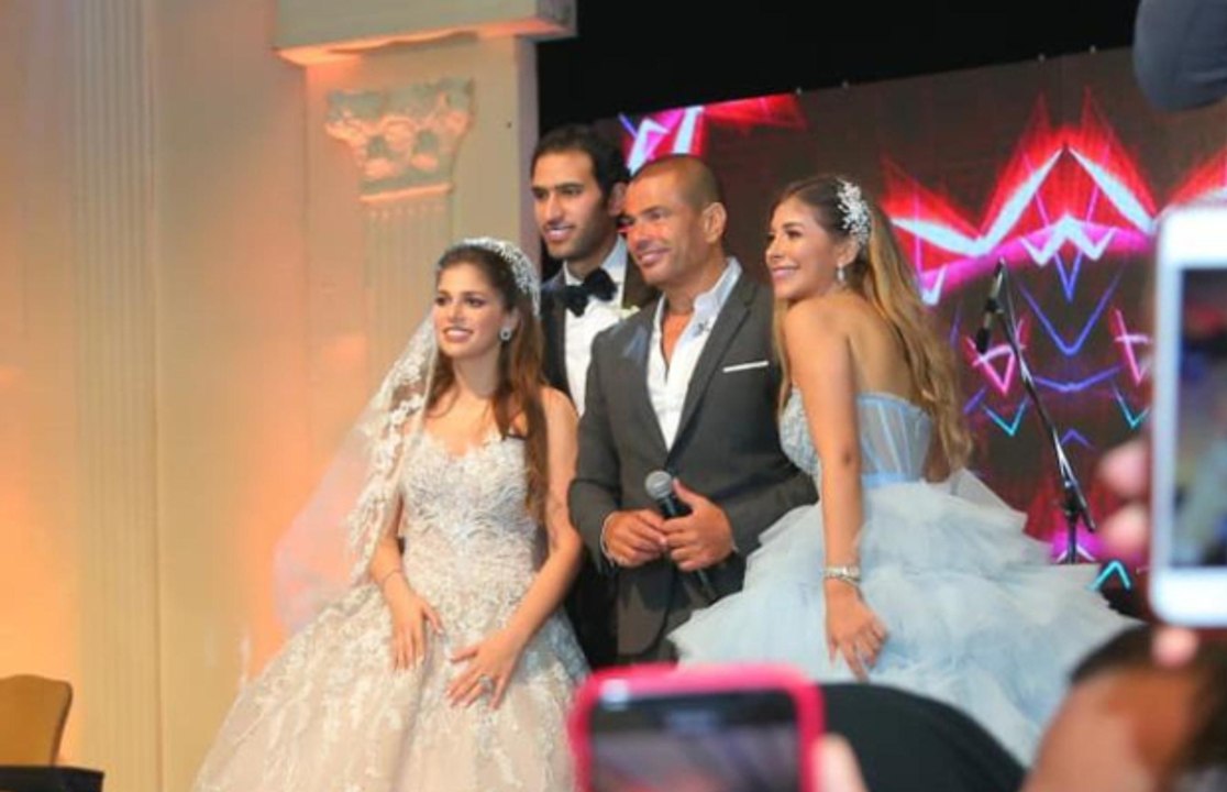 فستان ملك قورة في زفاف شقيقتها يثير الجدل...هل التصميم مبالغ فيه؟