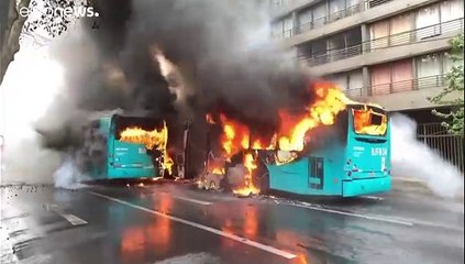 3 أشخاص قضوْا حرقا في تشيلي.. الغضب الشعبي يشعل البلاد والرئيس بينيرا: أنا فهمتكم