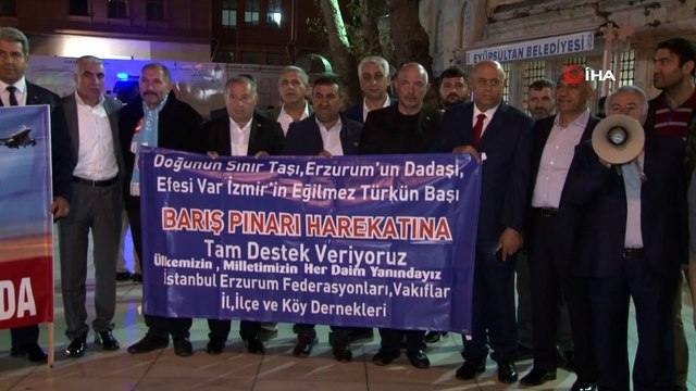 Eyüpsultan Camisi’nde vatandaşlardan Mehmetçik için dua