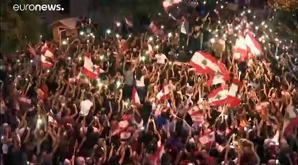 لبنان ينتفض.. عشرات الآلاف يهتفون "كلنا للوطن" ولا مكان للطائفية ولا للمناطقية