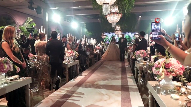 İş, politika ve sanat dünyasını buluşturan düğün