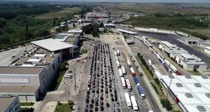 Bakan duyurdu: Gümrüklerden geçecek araçlara 'yapay zeka' taraması geliyor