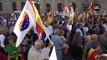 Cientos de constitucionalistas se reúnen en la Plaza Sant  Jaume de Barcelona