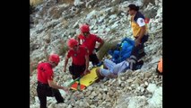 Paraşütüyle atlayış yapan İranlı pilot kayalıklara düşerek yaralandı