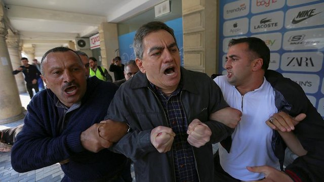 Video: Azerbaycan'da hükümet karşıtı gösterilerde onlarca kişi gözaltına alındı