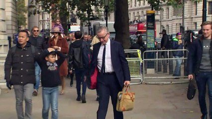 Michael Gove arrives at Cabinet Office on a Sunday