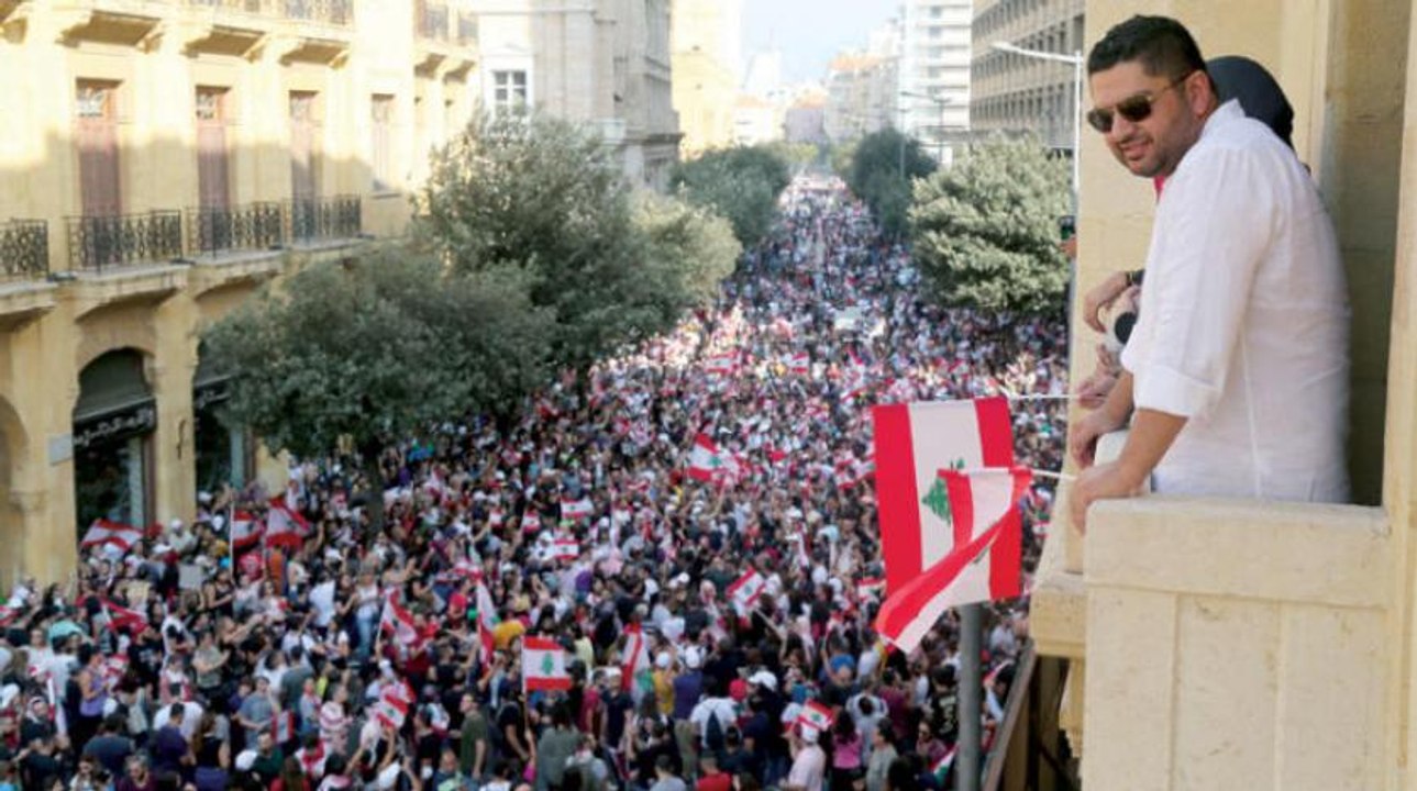 لقطات مضحكة من مظاهرات لبنان