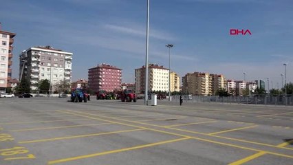 Çiftçiler, traktörleriyle 'barış pınarı harekatı'na destek oldu