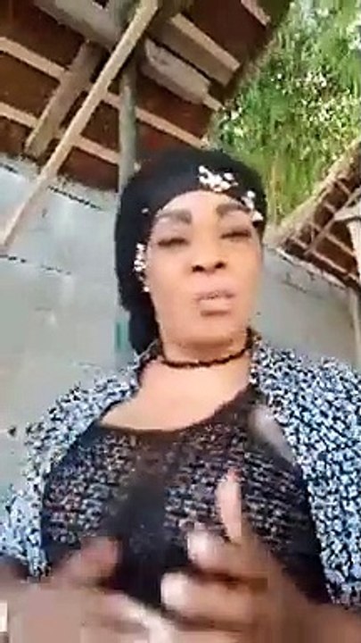 TINA GLAMOUR la mère de DJ ARAFAT crache ses vérités et donne 03 jours au manager pour ramener les biens de son fils