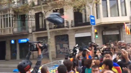 Un millar de personas se concentra en Delegación de Gobierno de Barcelona