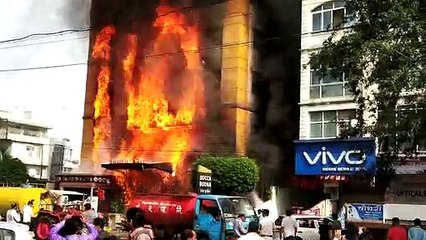 विजयनगर में होटल गोल्डन गेट में लगी भीषण आग
