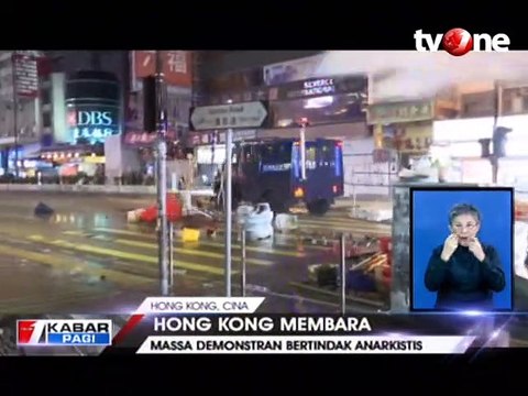 Massa Demo Hong Kong Anarkis, Aparat Semprotkan Meriam Air