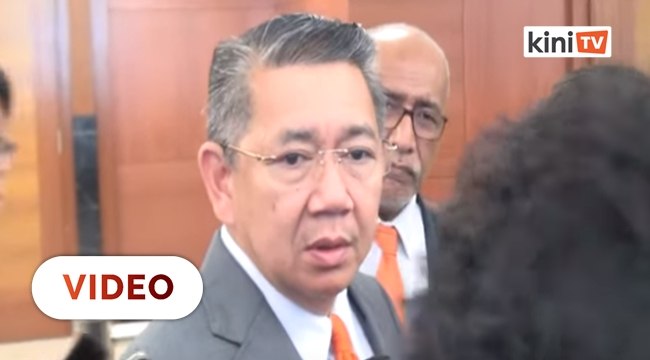 Kalau nelayan jatuh kat jeti tu macam mana? Menteri perjelas umum peruntukan sebelum PRK