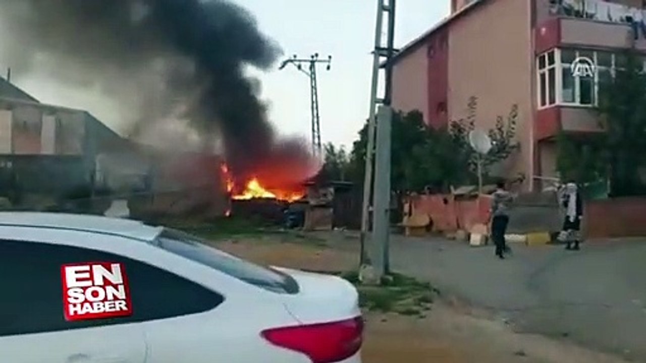 Pendik'te bir kablo fabrikasının yanında yangın çıktı